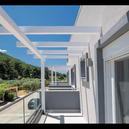 Meliria Скала-Рахониу